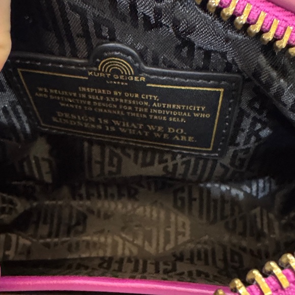 Kurt Geiger 2 way- Fuchsia Woven Crossbody Bag - Picture 3 of 6